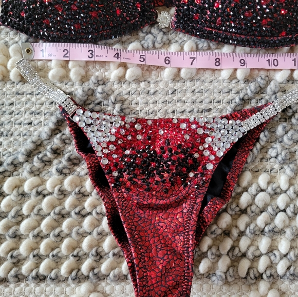 Competition Posing Bikini - Picture 4 of 7